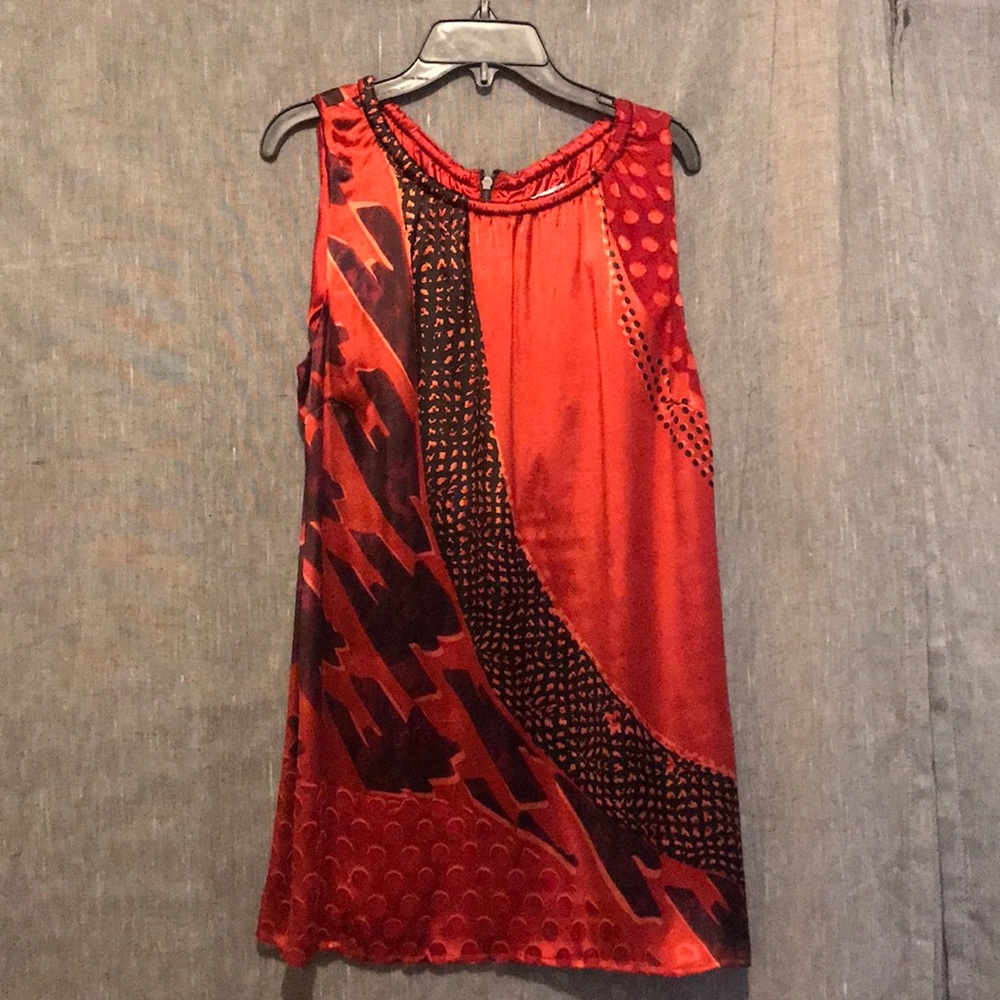 CAbi | red/black sleeveless tunic with back zipper detail